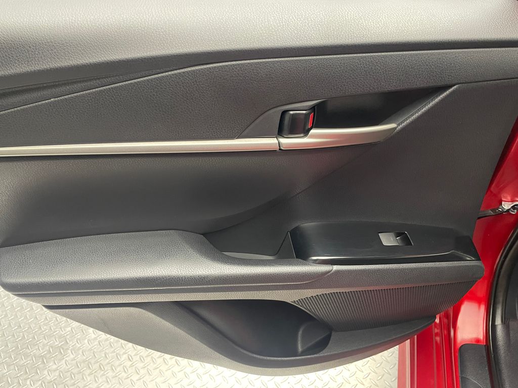 Thumbnail: 2025 Toyota Camry - 32