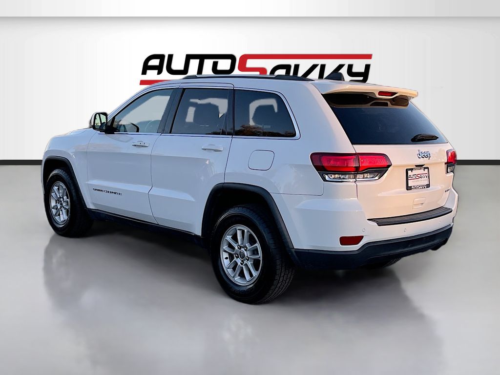 Used 2020 White Jeep Laredo E image 5