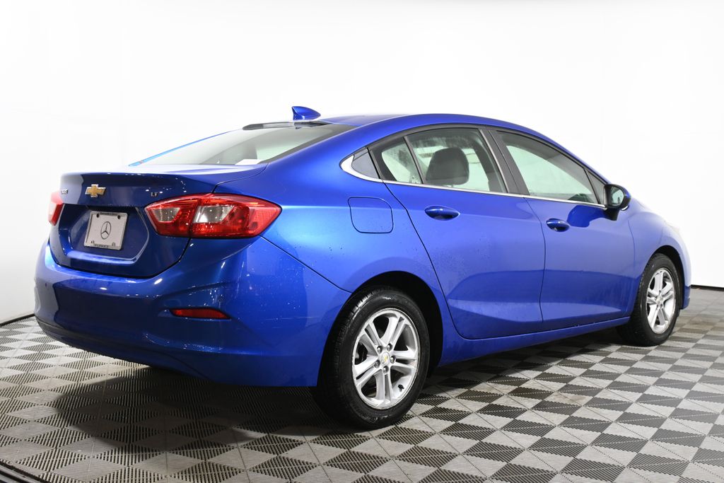 2016 Chevrolet Cruze LT 10