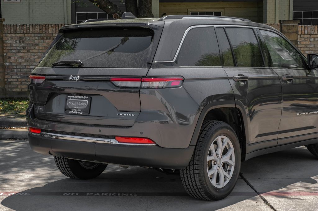 used 2022 Jeep Grand Cherokee car, priced at $28,000