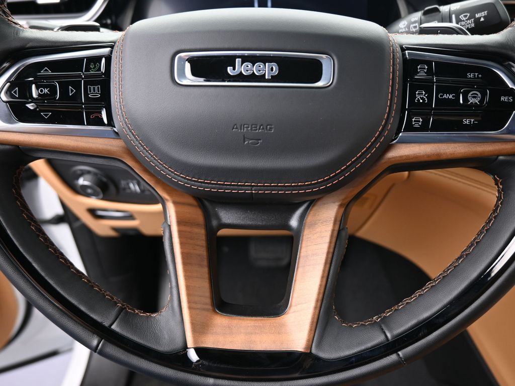 New 2025 Bright White Clearcoat Jeep Summit image 25