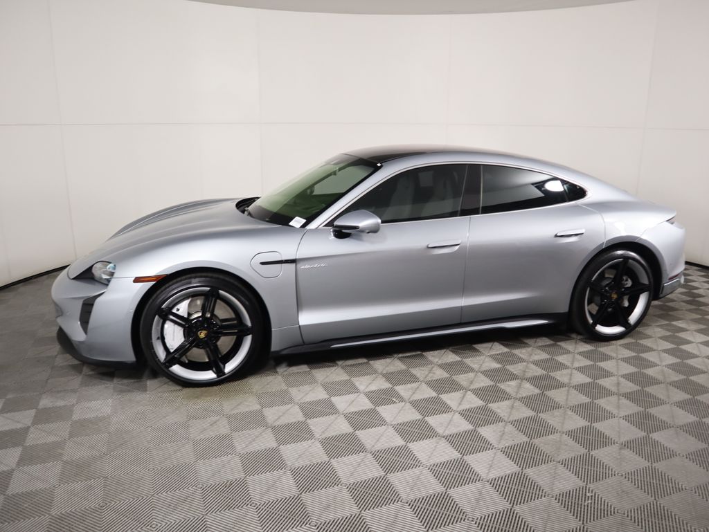 Thumbnail: 2020 Porsche Taycan - 8