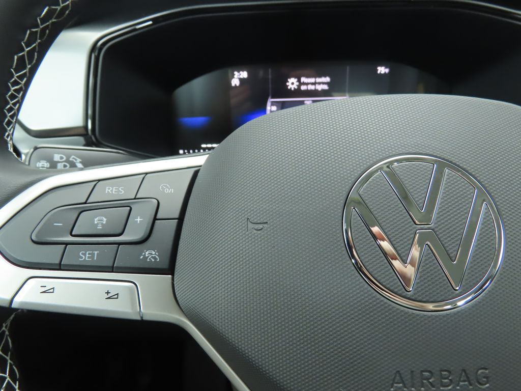 Thumbnail: 2025 Volkswagen Taos - 11