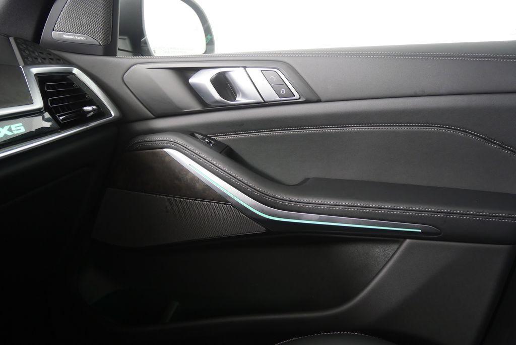 Thumbnail: 2025 BMW X5 - 29