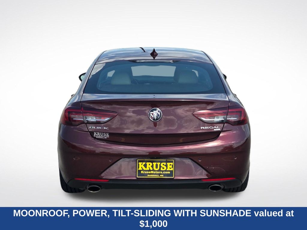 2018 Buick Regal Sportback Essence