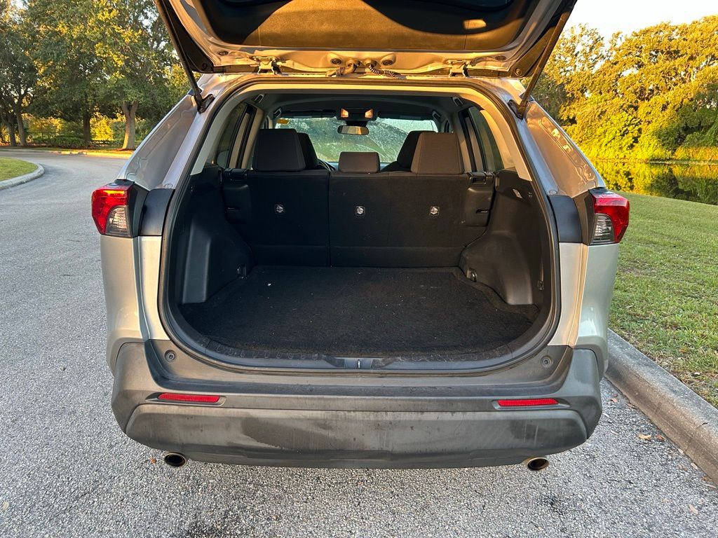 Thumbnail: 2021 Toyota RAV4 - 10
