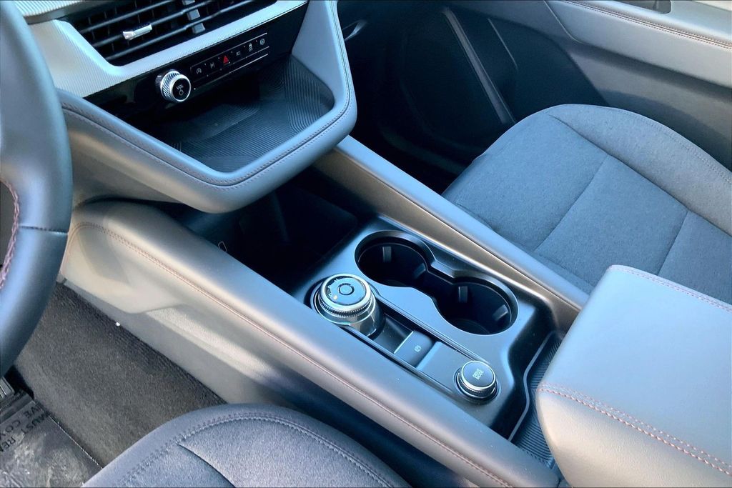 2026 Ford Explorer Active - Photo 8