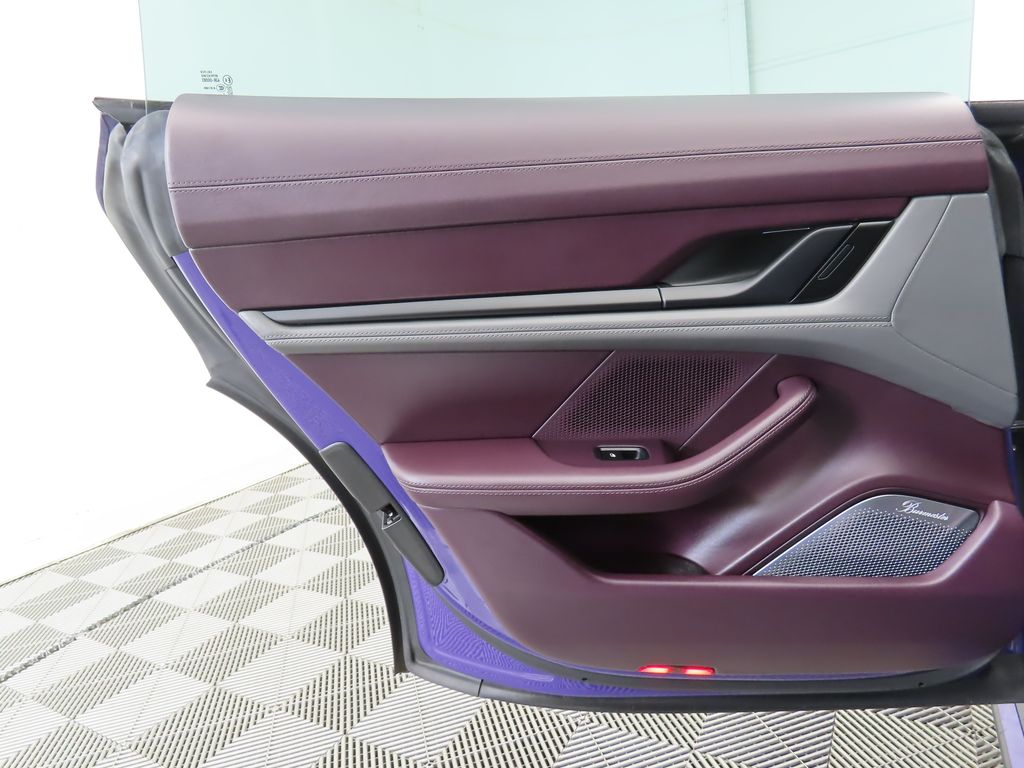 Thumbnail: 2022 Porsche Taycan - 26