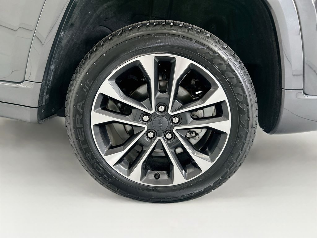 Thumbnail: 2022 Jeep Grand Cherokee - 30