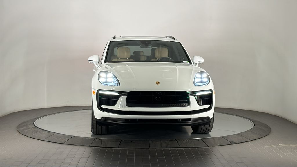 2024 Porsche Macan S 8