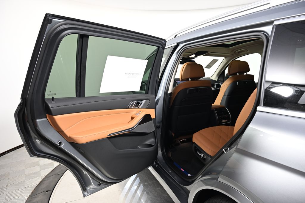 Thumbnail: 2026 BMW X7 - 23