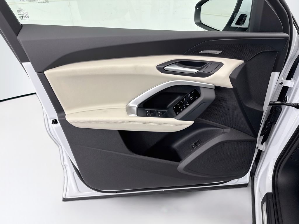 Thumbnail: 2026 Audi Q5 - 24