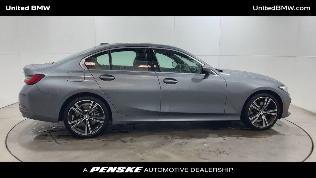 2024 BMW 3 Series 330i 9