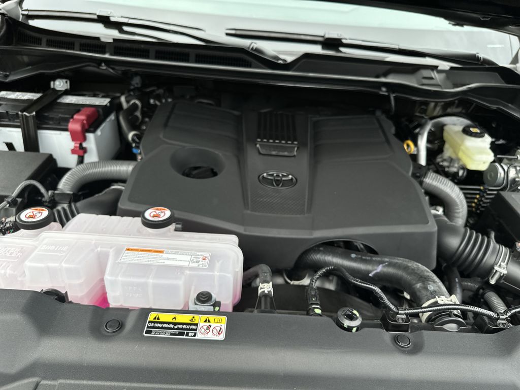 2026 Toyota Tundra Platinum - Photo 9
