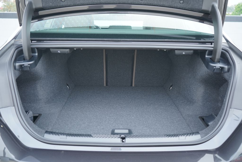 Thumbnail: 2026 BMW i5 - 20