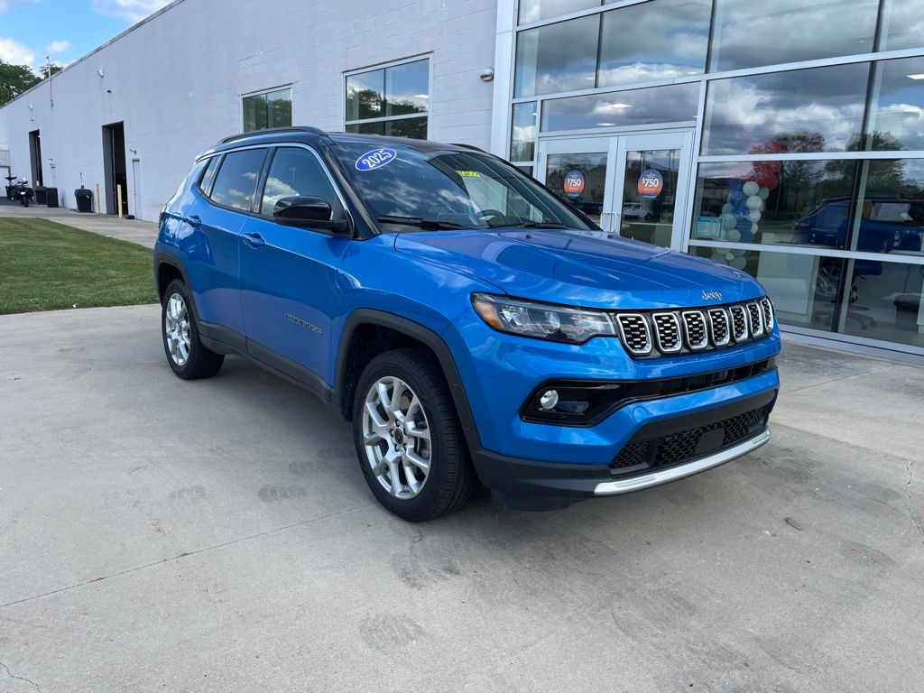 Hydro Blue Pearlcoat 2025 Jeep Compass SUV / Crossover Four-Wheel Drive 8-Speed Automatic