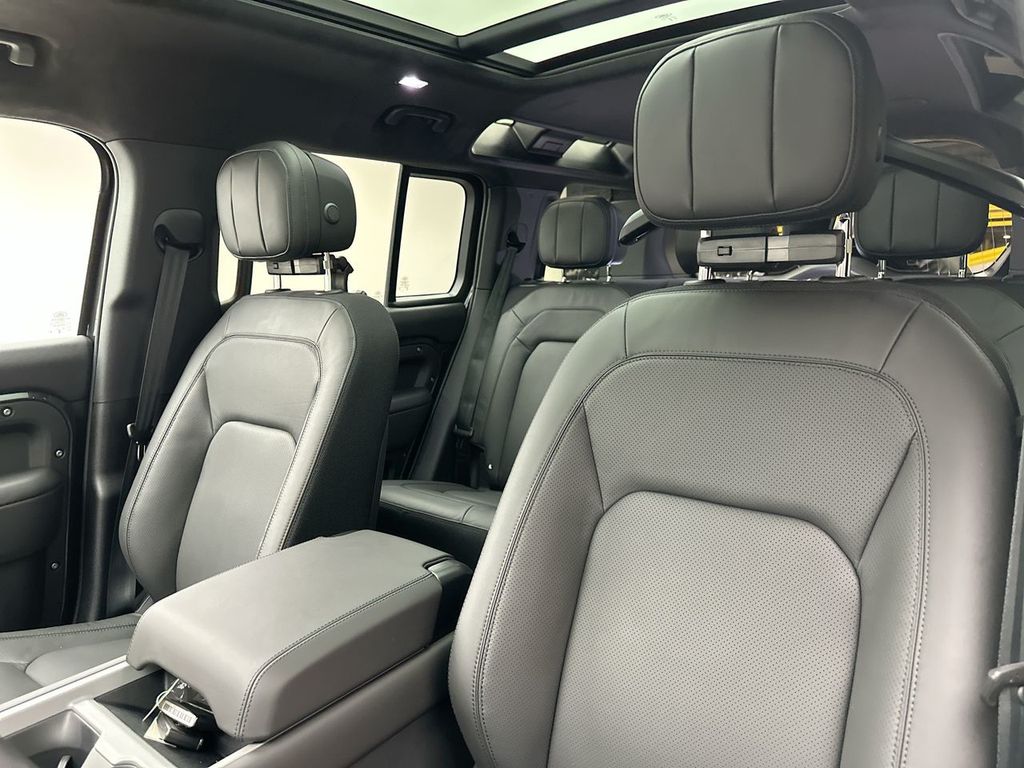 Thumbnail: 2026 Land Rover Defender - 10