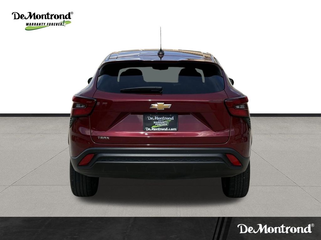2024 Chevrolet Trax LS - 5