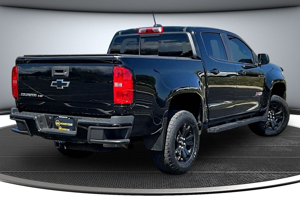 View vehicle photo 6