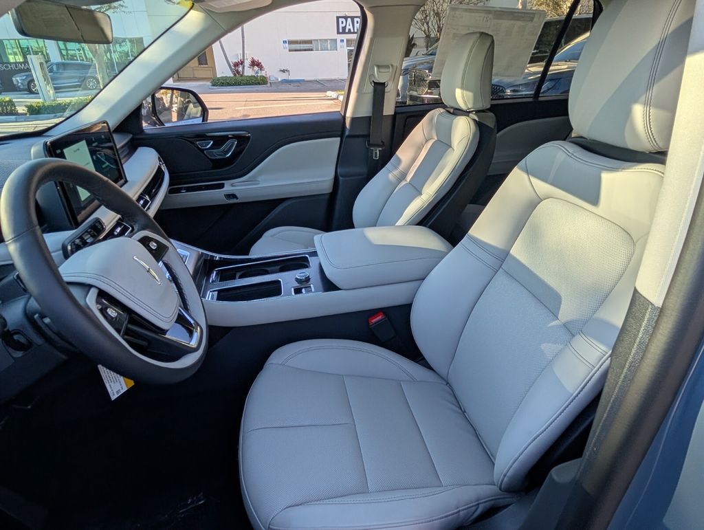 new 2026 Lincoln Aviator car, priced at $59,605