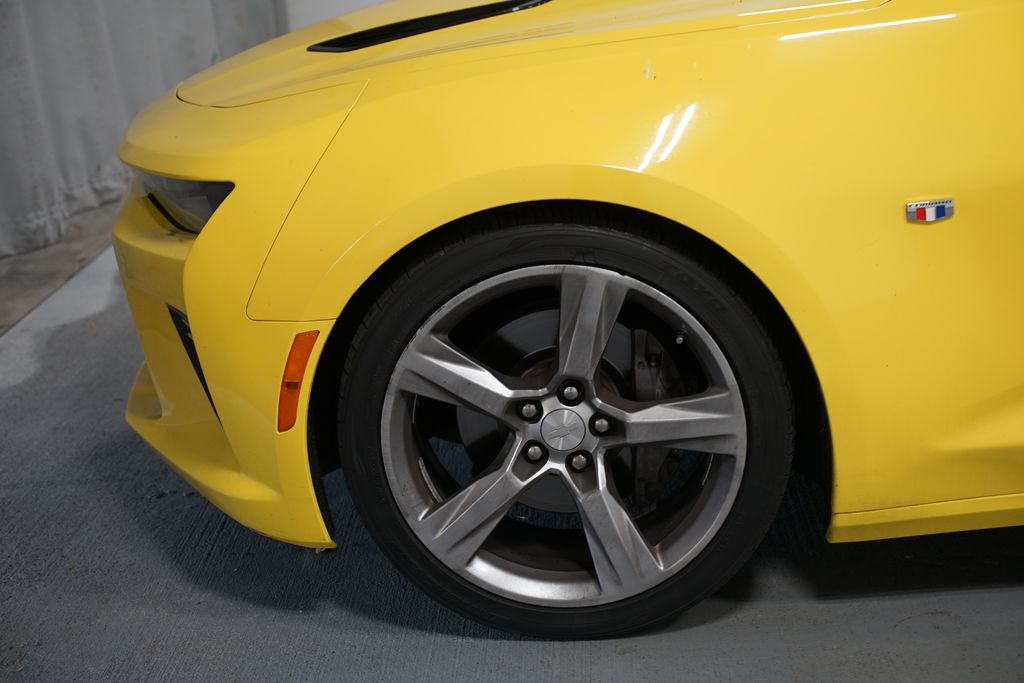 Thumbnail: 2018 Chevrolet Camaro - 5