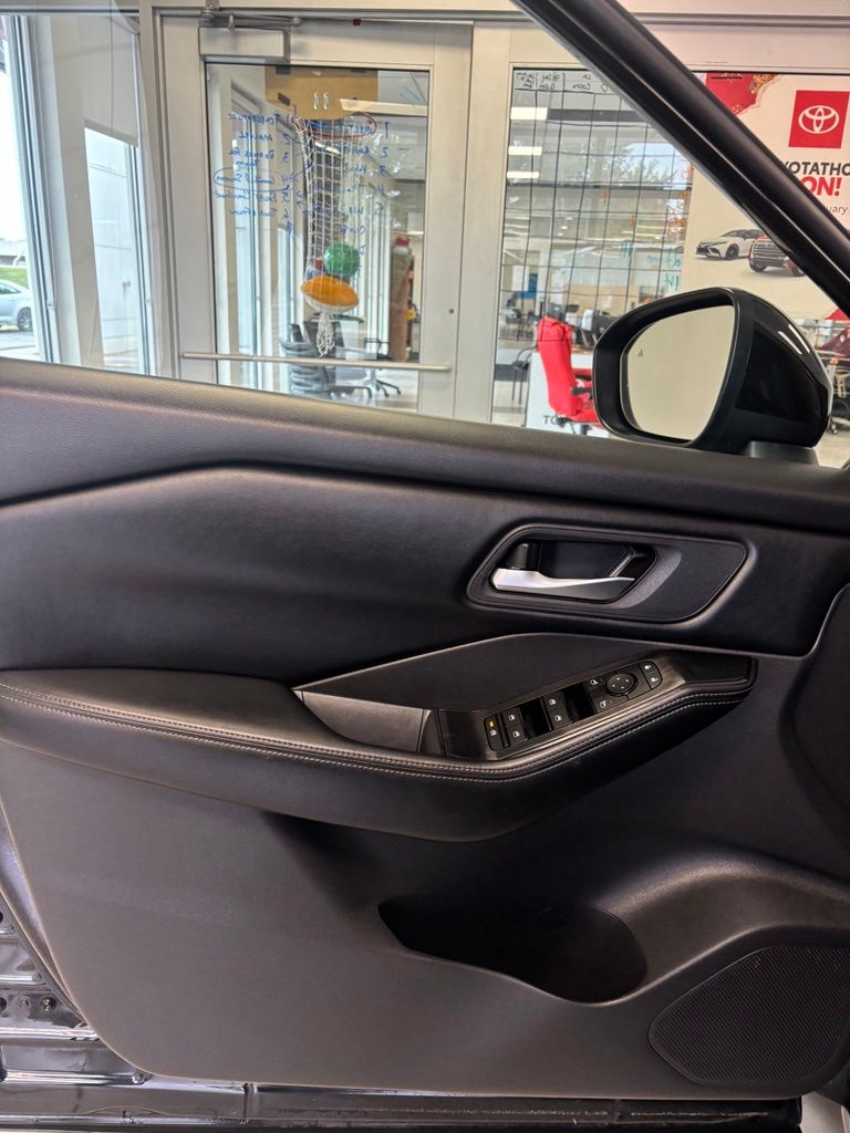 Used 2025 Nissan Rogue SUV