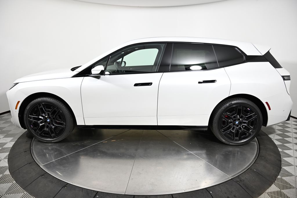 Thumbnail: 2026 BMW iX - 2