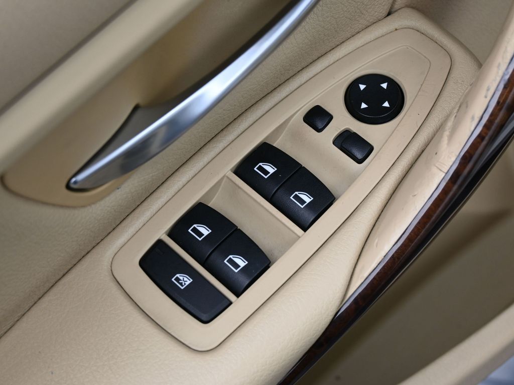 Used 2015 Alpine White BMW 328i image 15