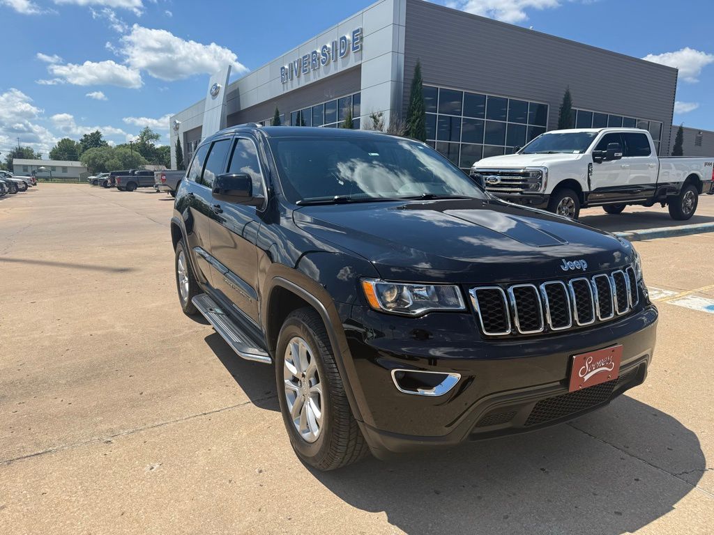 2021 Jeep Grand Cherokee Laredo E photo