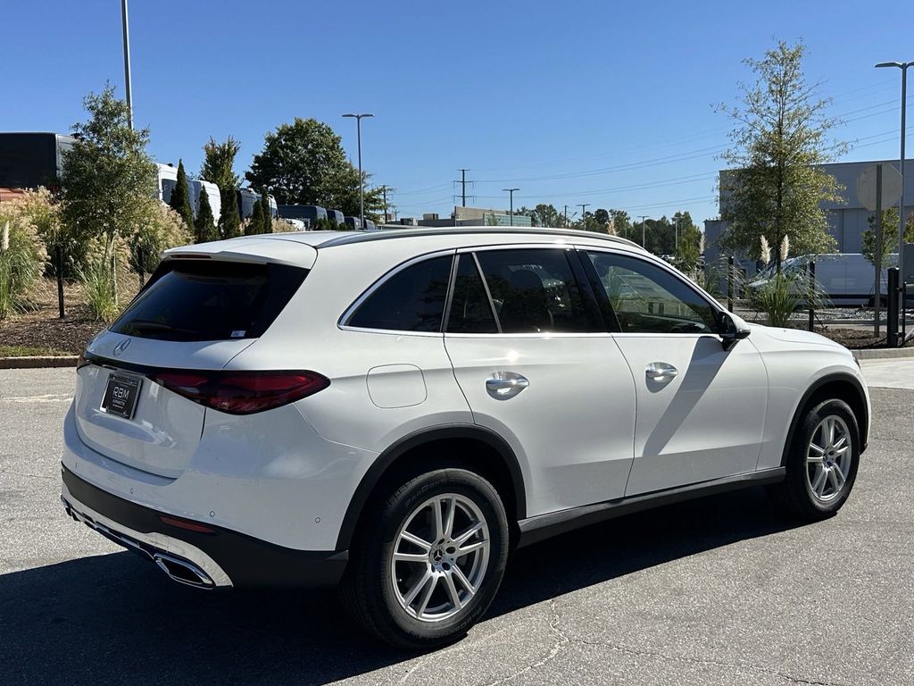 2025 Mercedes-Benz GLC GLC 300 6