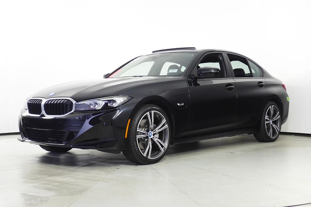 Thumbnail: 2023 BMW 3 Series - 2