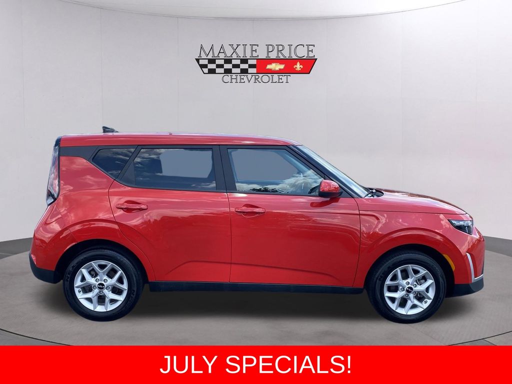 2025 Kia Soul LX - Photo 3