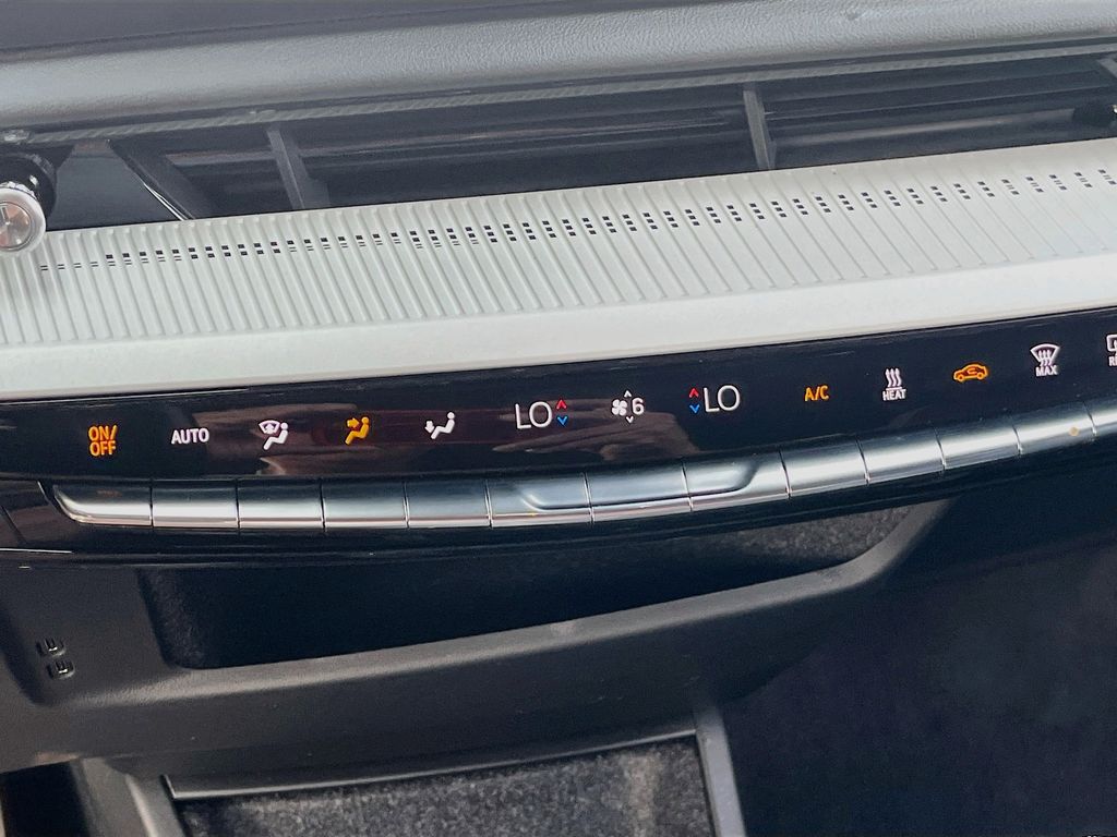 Used 2025 Silver Cadillac Luxury image 16