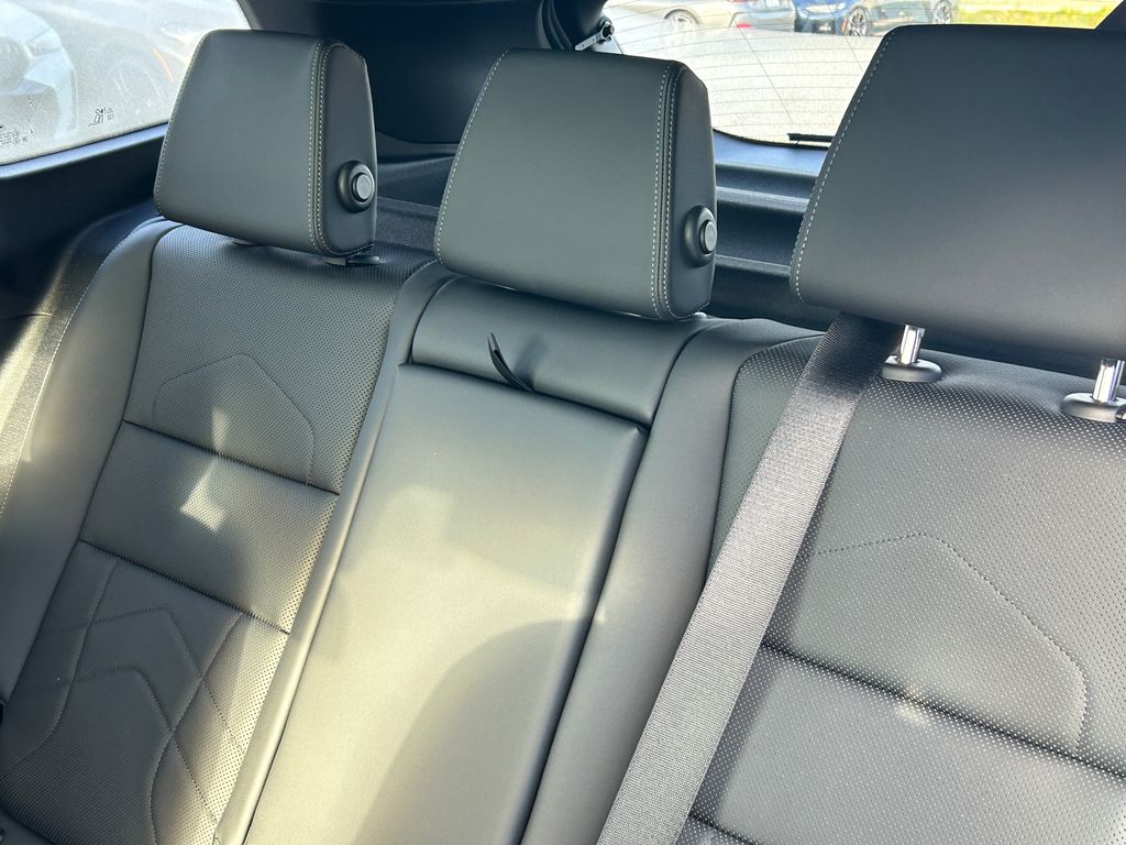 Thumbnail: 2025 BMW X1 - 32