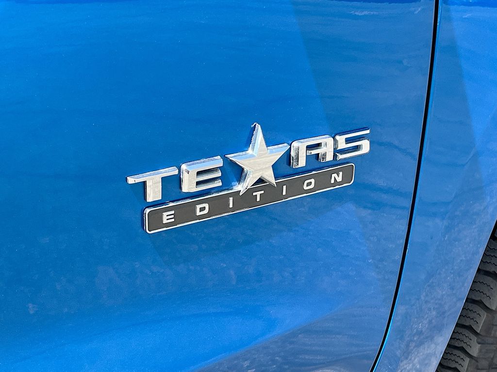 Used 2022 Blue Chevrolet LTZ image 36