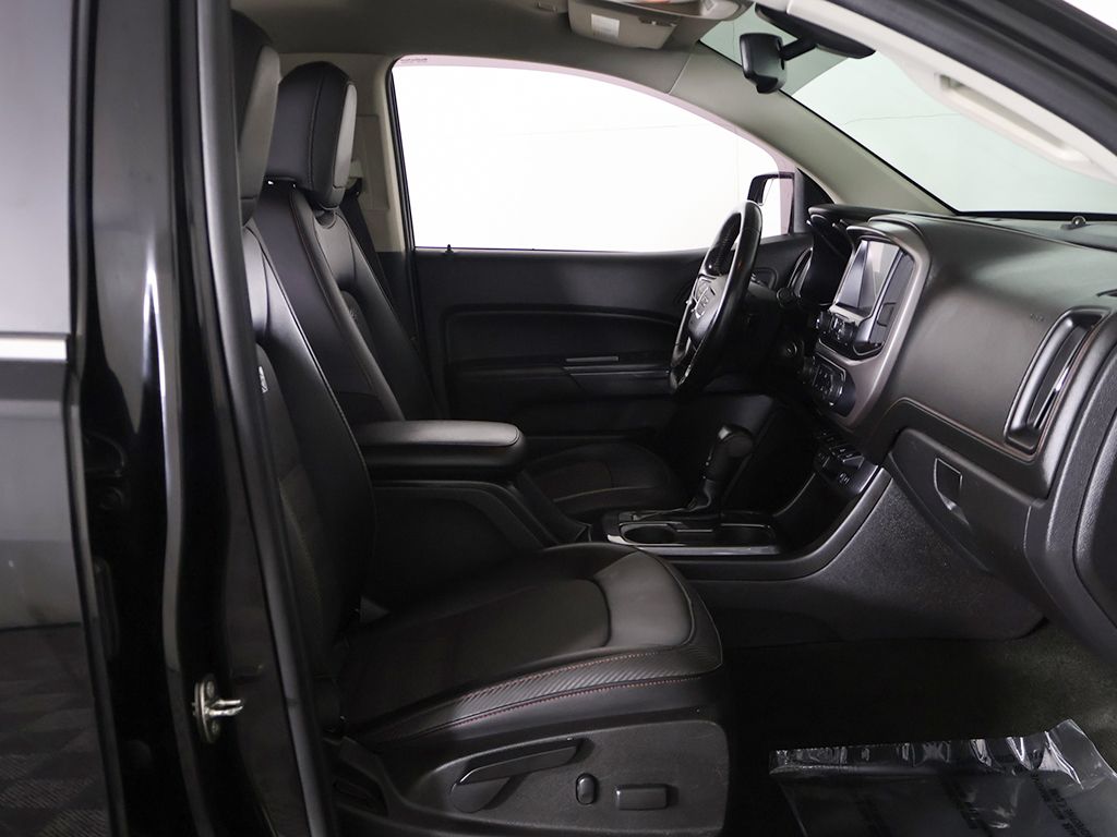 Used 2016 Black GMC SLE1 image 22