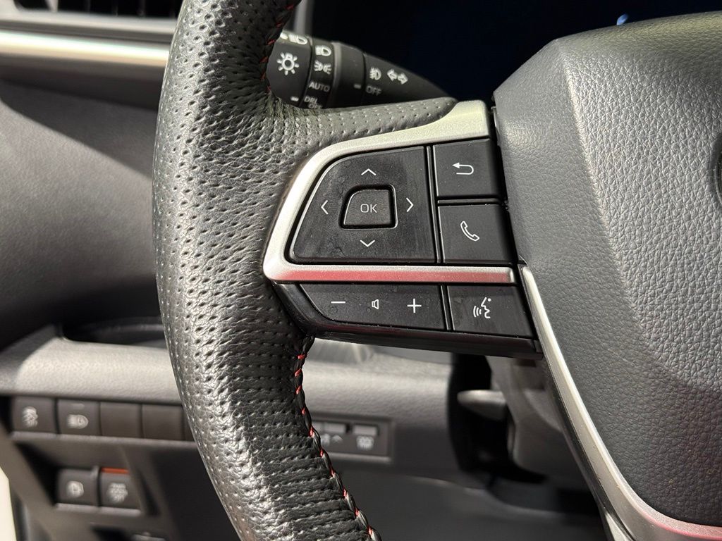 Thumbnail: 2025 Toyota Sienna - 27