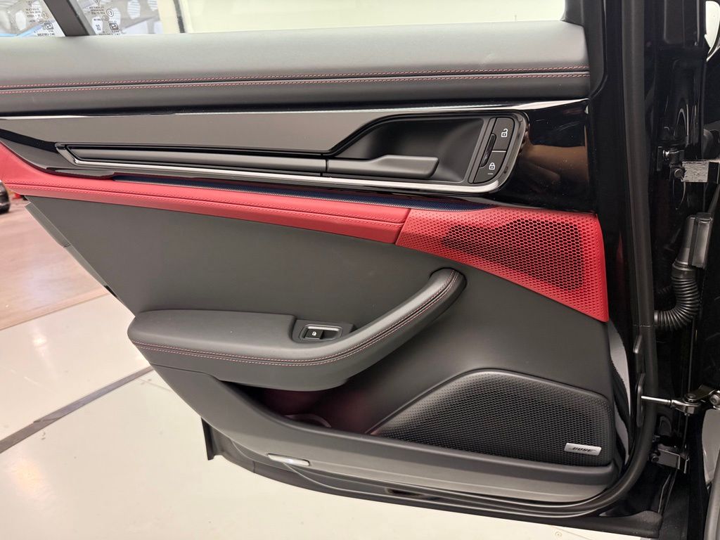 Thumbnail: 2026 Porsche Panamera - 28