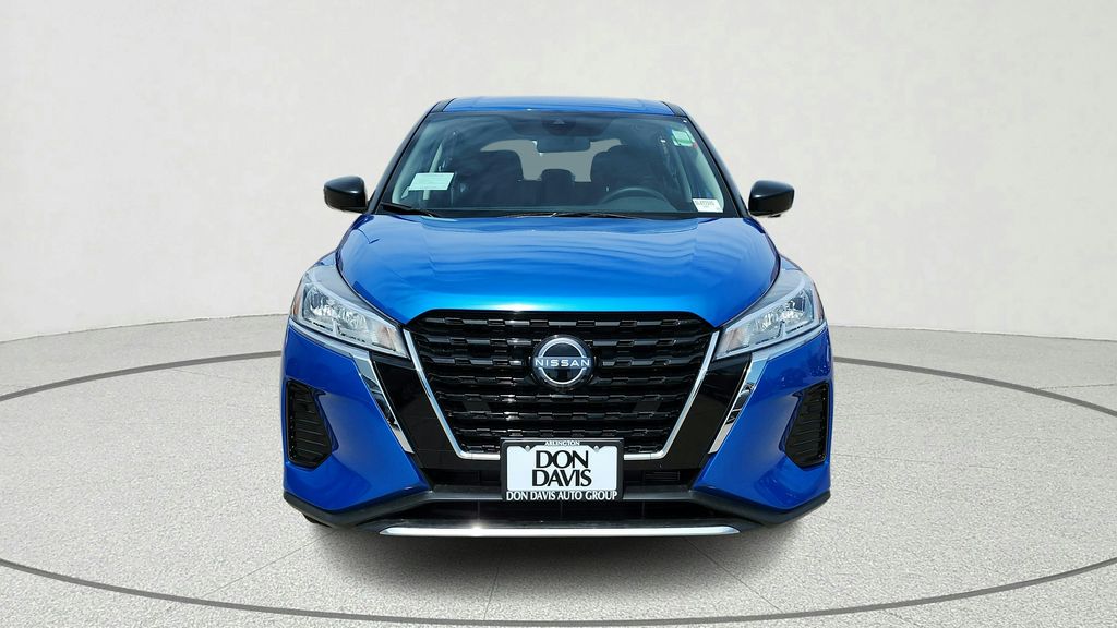 2025 Nissan Kicks Play