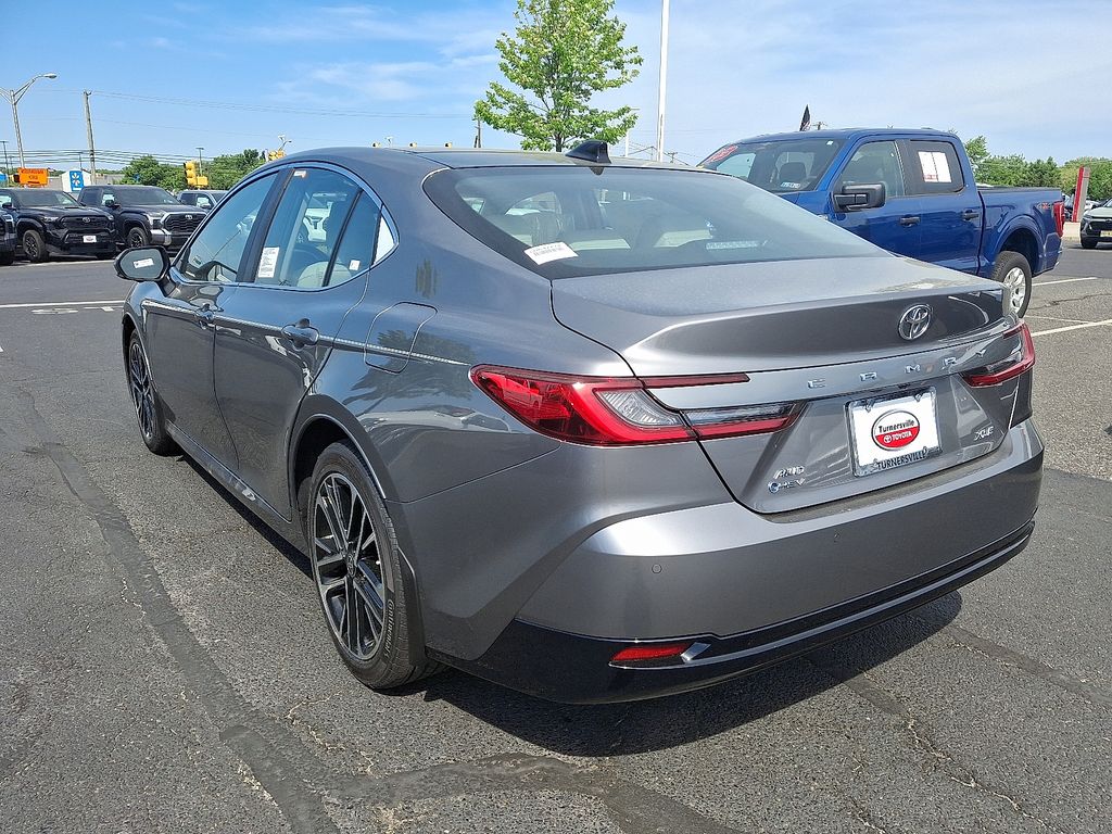 2025 Toyota Camry XLE 3