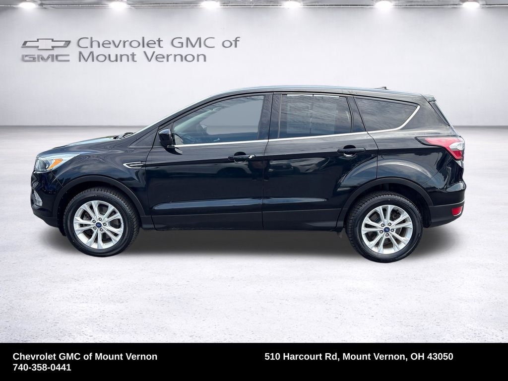 Photo 2 of 2017 Ford Escape SE