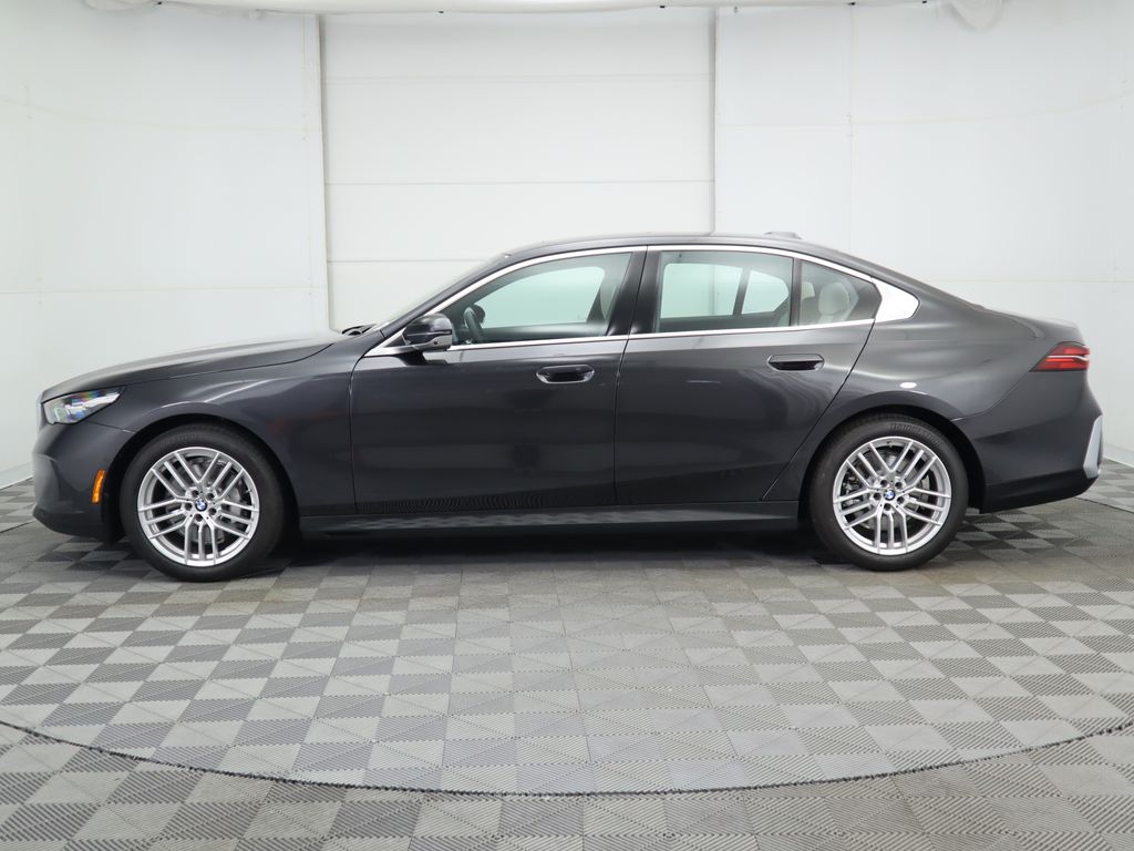 2024 BMW 5 Series 530i xDrive 8