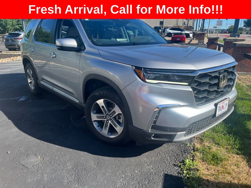 Lunar Silver Metallic 2025 Honda Pilot SUV / Crossover All-Wheel Drive Automatic