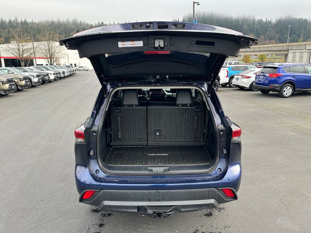 2023 Toyota Highlander Hybrid XLE