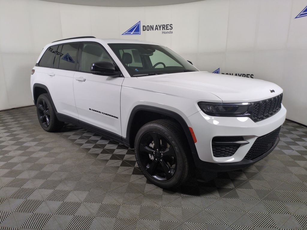 Used 2023 Jeep Grand Cherokee For Sale in Fort Wayne, IN