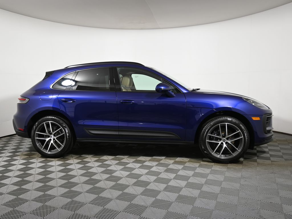 Thumbnail: 2025 Porsche Macan - 8