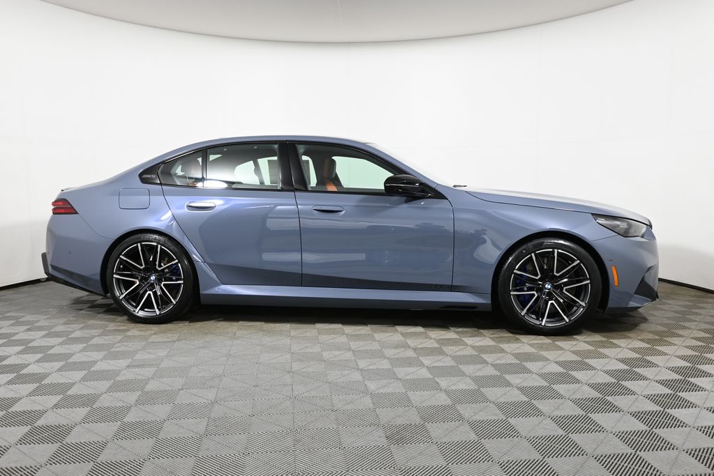 Thumbnail: 2026 BMW M5 - 8