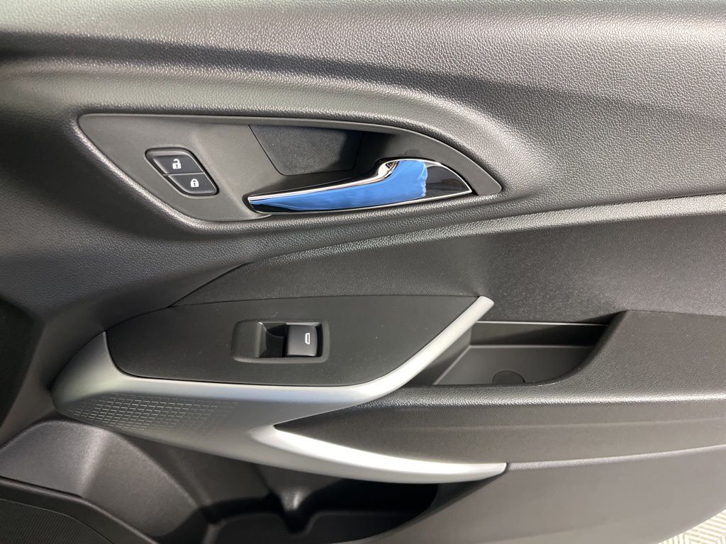 2025 Chevrolet Trax RS 20