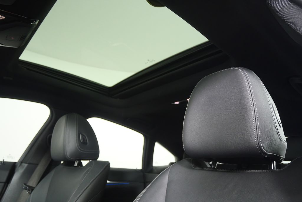 Thumbnail: 2023 BMW i4 - 11