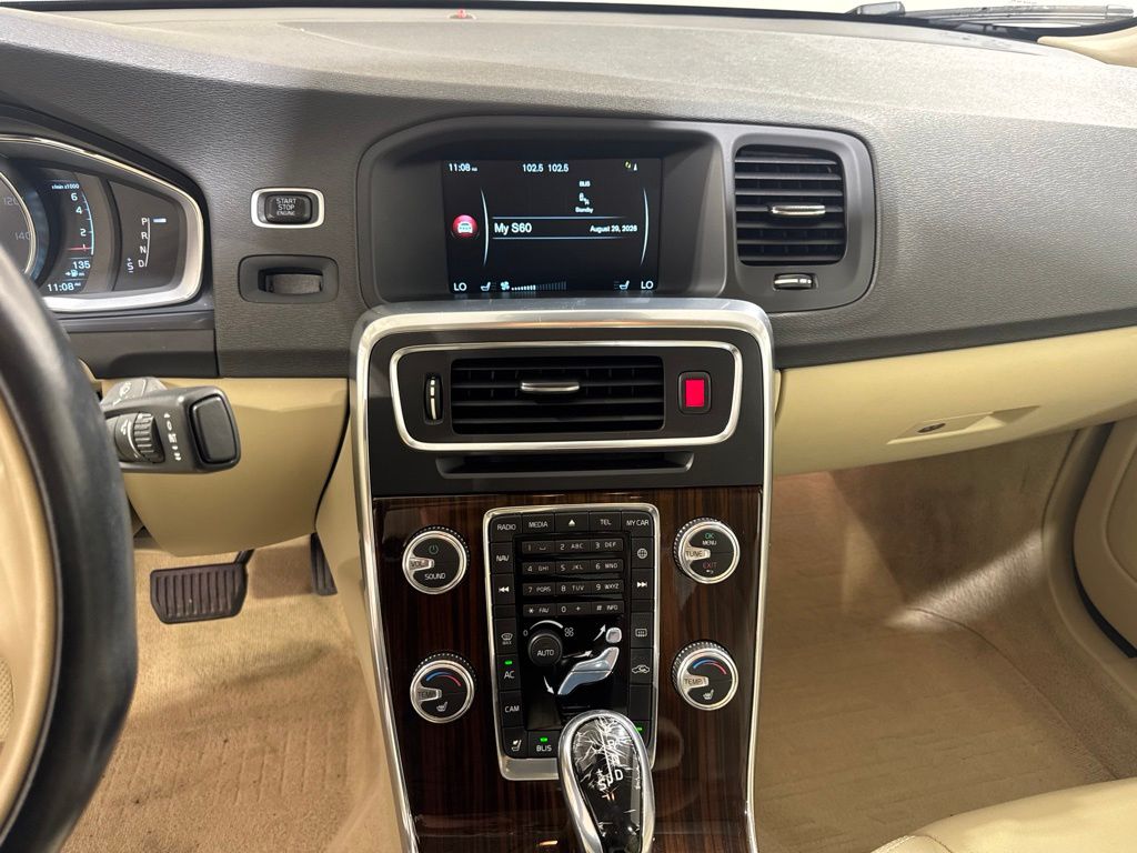 Used 2015 White Volvo T5 Premier image 13